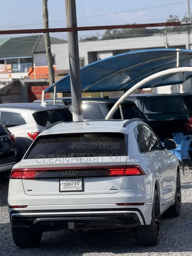 Audi Q8 2021 White - 1