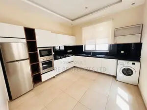 4-Bedroom House for Sale in Adjiriganor