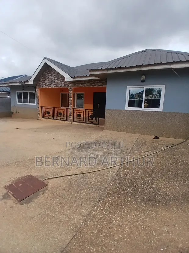 5 Bedroom House for Rent in Pokuase, Bernard Agency - 1