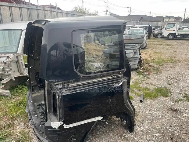 Toyota Voxy Back Cut (2010-2013) - 1