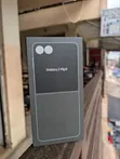 New Samsung Galaxy Z Flip8 256GB Black - 5