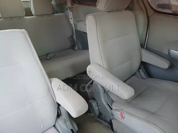Nissan Quest 3.5 Minivan 2010 White - 1