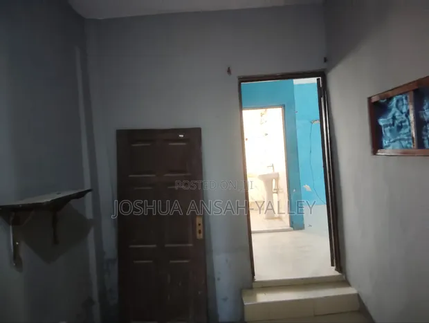 4-Bedroom Shared Apartment for Rent in Akosua Agyapon, Ga West Municipal - 1