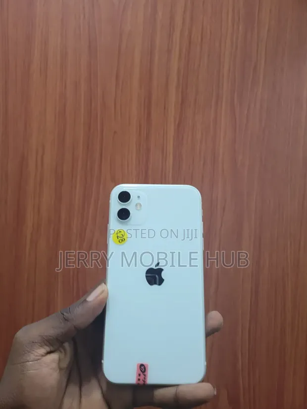 Apple iPhone 11 128GB - 1