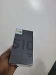 New Samsung Galaxy S10e 128GB Black - 2