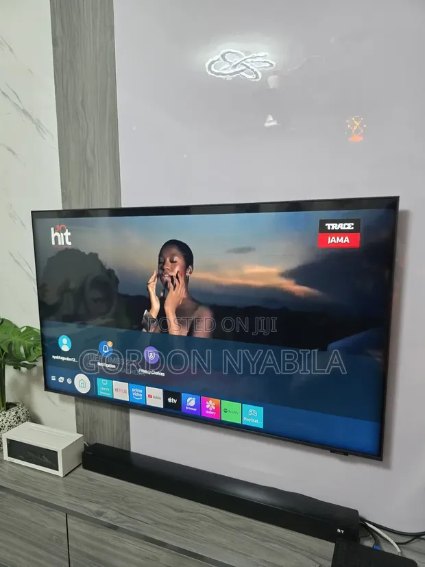 Samsung 50-inch QLED TV - 1