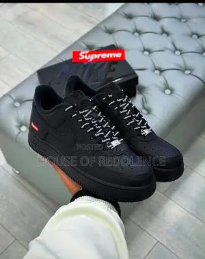 Nike Air Force 1 Low x Supreme Sneakers