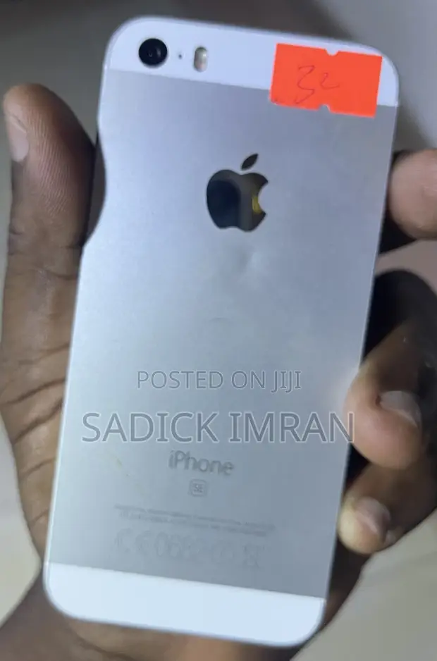 Apple iPhone SE (1st Gen) 32GB Gold - 1