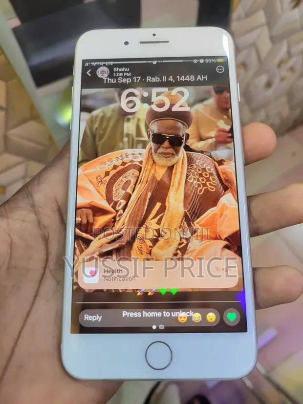 Apple iPhone 8 Plus 64GB White - 1