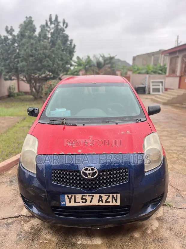 Toyota Yaris 2009 Red - 1