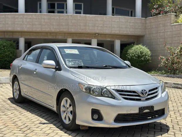Toyota Corolla L 2012 Silver Sedan - 1