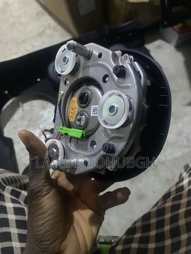Acura RDX Steering Wheel Airbag (2019-2025) - 1