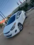 Hyundai Elantra 2013 - White - 1