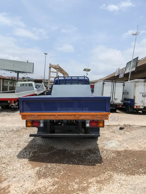 Hyundai Mighty Double Cabin Truck - 1