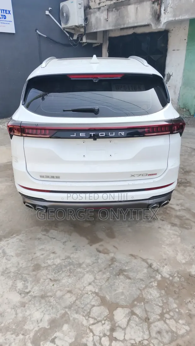 Jetour X70 Plus 2022 White - 1