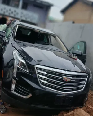 2017 Cadillac XT5 Windscreen