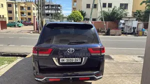Toyota Land Cruiser Rental
