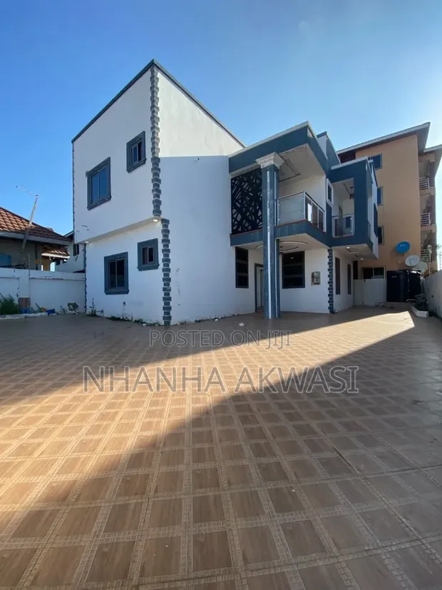 4 Bedroom House for Rent in Spintex Community 16, Sakumono - 1