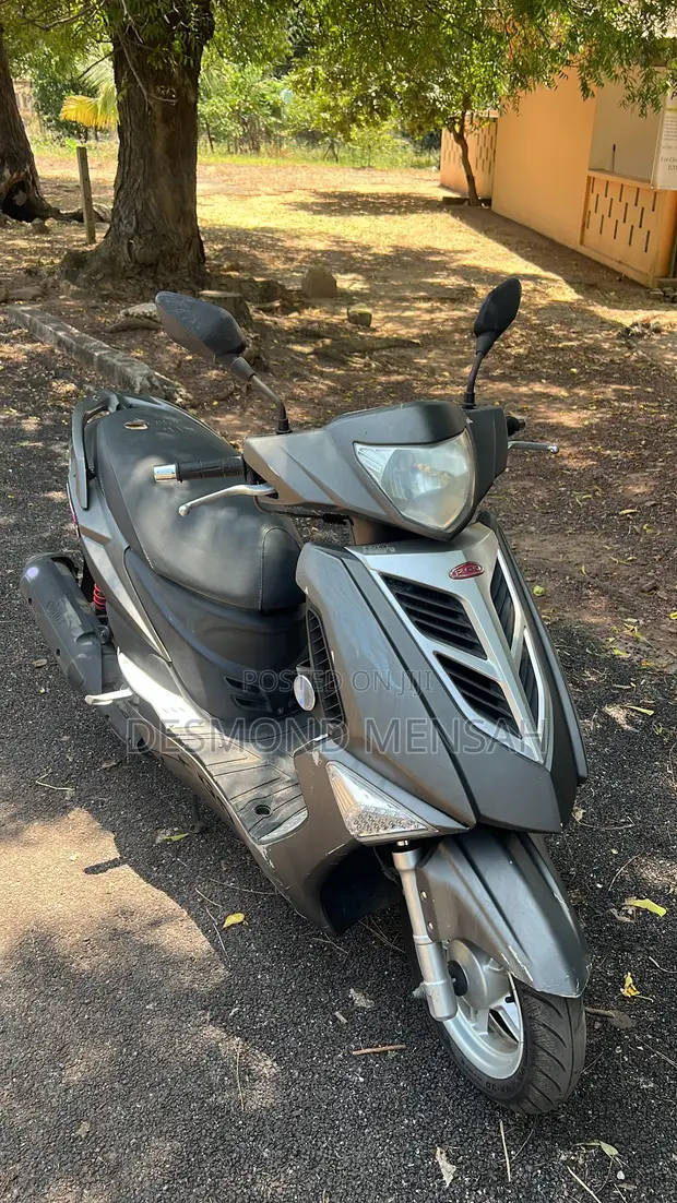 Piaggio Scooter 2014 - 1