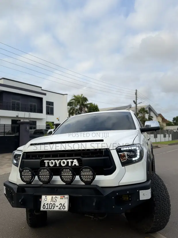 Toyota Tundra 2017 White - 1