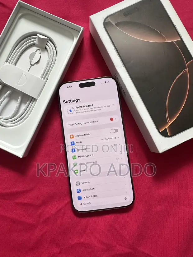 Apple iPhone 16 Pro Max 256GB Gold - 1