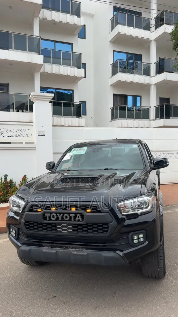 Toyota Tacoma TRD Sport 2018 Black - 1