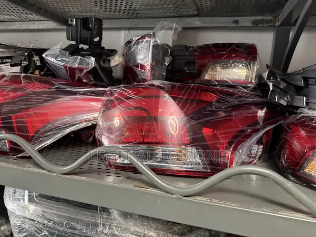 Mitsubishi Outlander Taillights (2017-2020) - 1