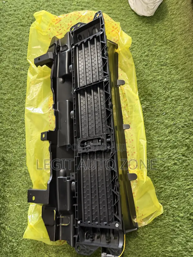 Honda CR-V Shutter Grill (2018-2022) - 1