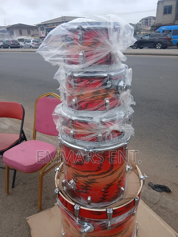 Church and Brass Band Yamaha Drums (7 pcs) - 1