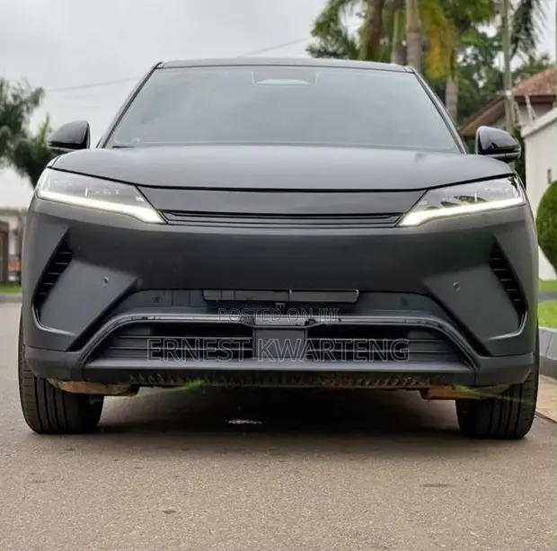 BYD Yuan Up 2025 Black Compact SUV - 1
