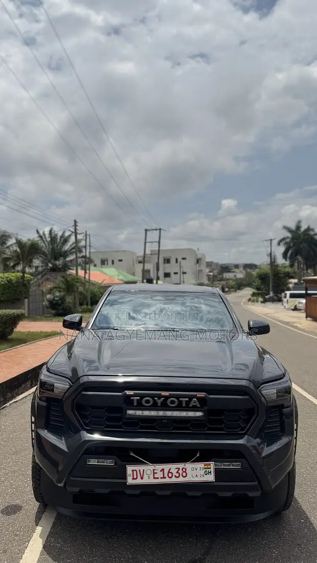 Toyota Tacoma 2025 Black - 1