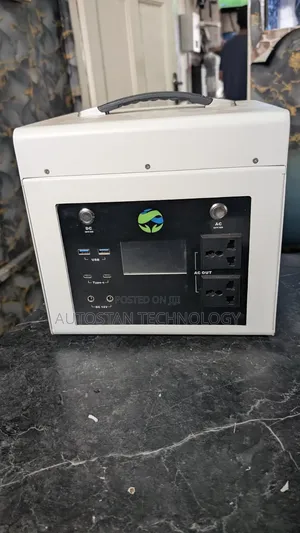 700W Hybrid Solar Power Station