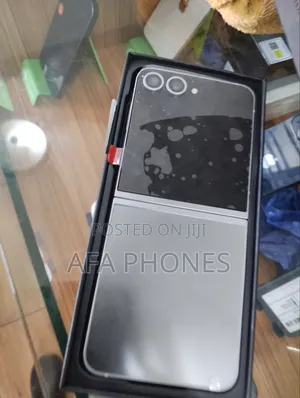 New Samsung Galaxy Z Flip 5 256GB Gray