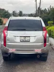 Mitsubishi Montero 2019 Silver - 4