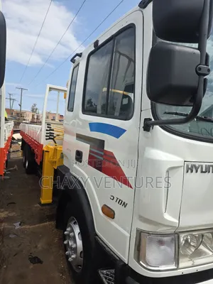 Hyundai 7-Ton Crane Truck