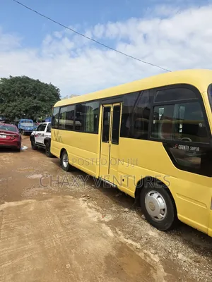 Hyundai County 2016 - Yellow