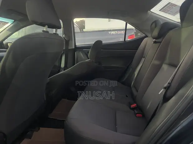 2018 Toyota Corolla LE (1.8L 4cyl) - 1