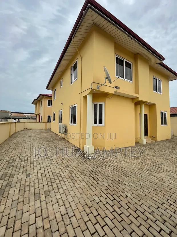 Furnished 4-Bedroom House for Rent in Petroleum Estate, Mile 7 - 1