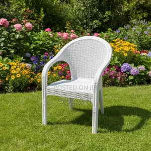 Robust Wicker Plastic Chairs (Set of 4)