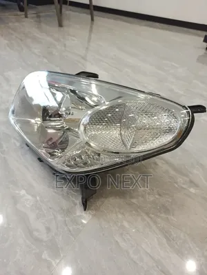 Toyota RAV4 2000-2003 Headlight Assembly