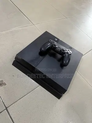PS4 Console with 9 Games and 1 Controller