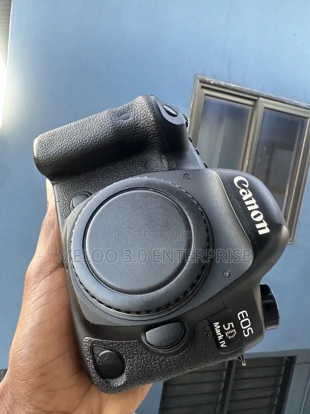 Canon 5D Mark IV 30.4MP DSLR Camera (Body Only) - 1