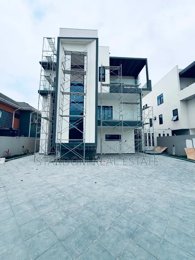 4-Bedroom Duplex with BQ & Pool in East Legon - 1