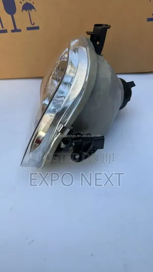 Toyota Tundra 2000-2004 Headlights