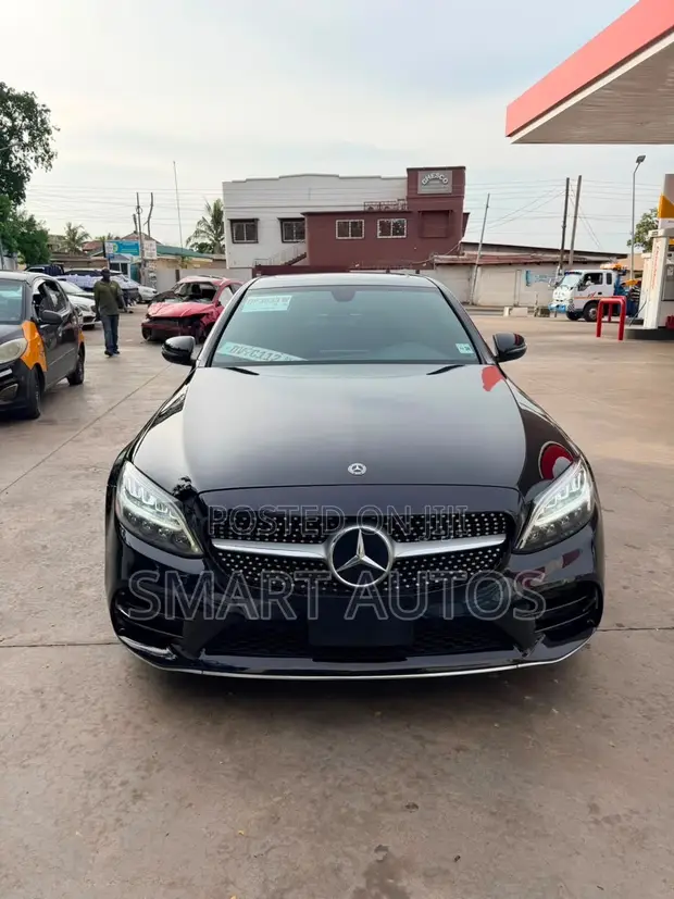 Mercedes-Benz C300 2020 Black - 1