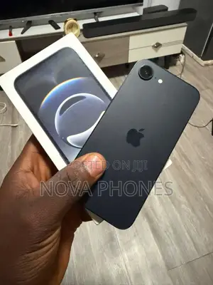 Apple iPhone 16e 128GB Black