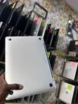 Apple MacBook Pro 2016 13" Intel Core i5 8GB RAM 256GB SSD - 1