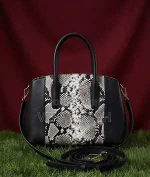 Black Handbag - UK Thrift