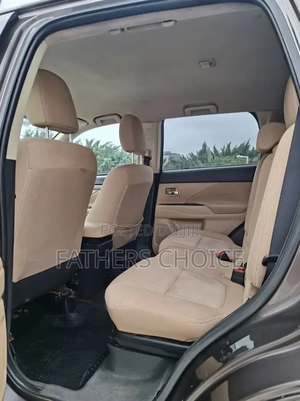 Mitsubishi Outlander SEL FWD 2017 Gray - 1