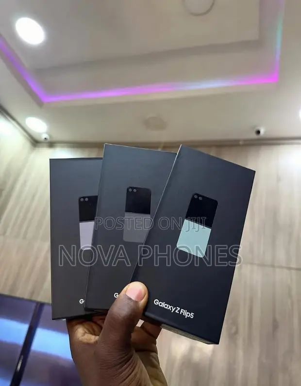 New Samsung Galaxy Z Flip 5 256GB - 1